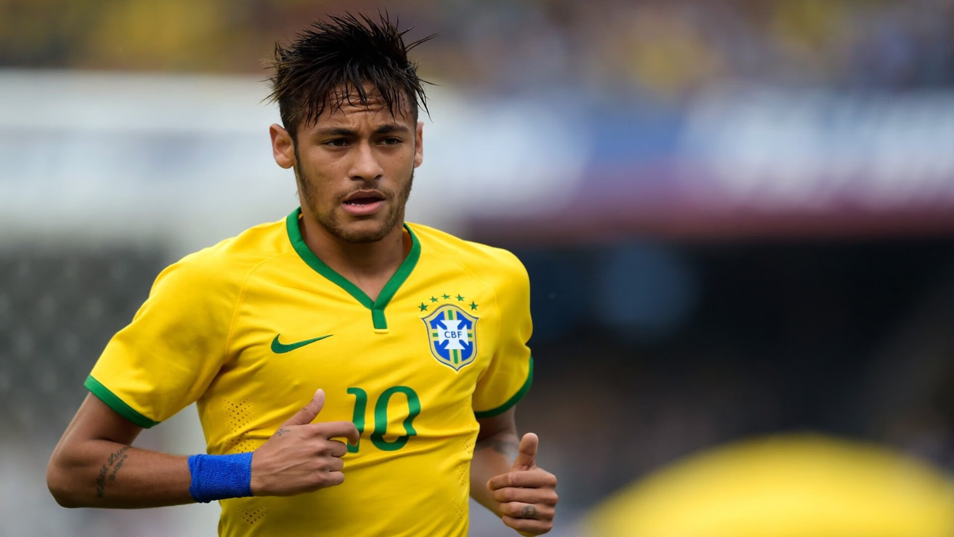 C罗新赛季表现稳定仍为球队核心人物，c罗新造型